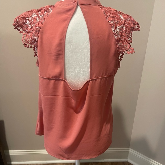 Express Cap Sleeve Top - Picture 3 of 4